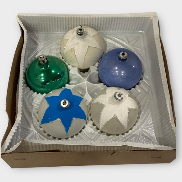 Vintage Glass Christmas Tree Ornaments in Boxes - Picture 6 of 12